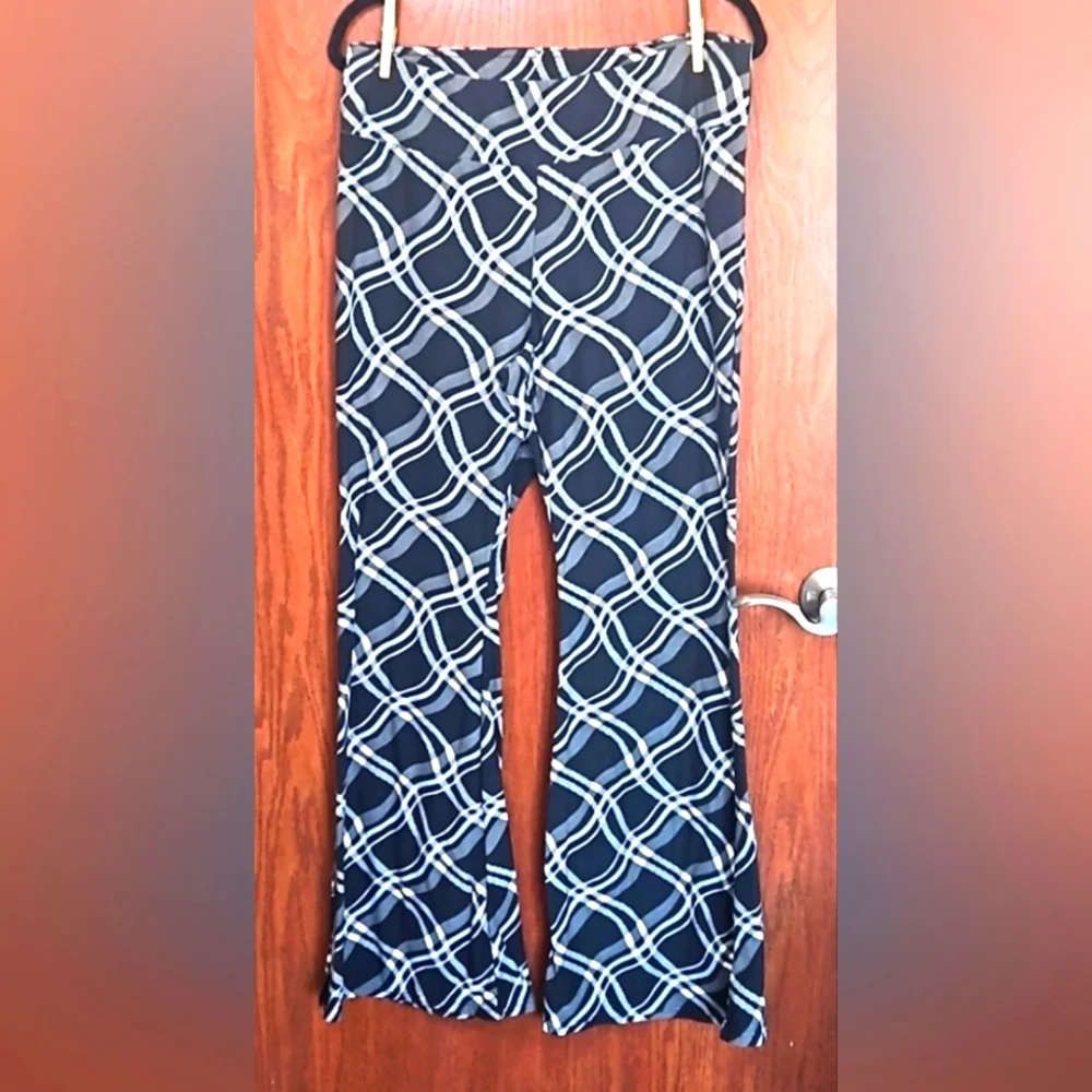 No Boundaries Women's Stretchy Pants Size XL 15-17 - Picture 1 of 7